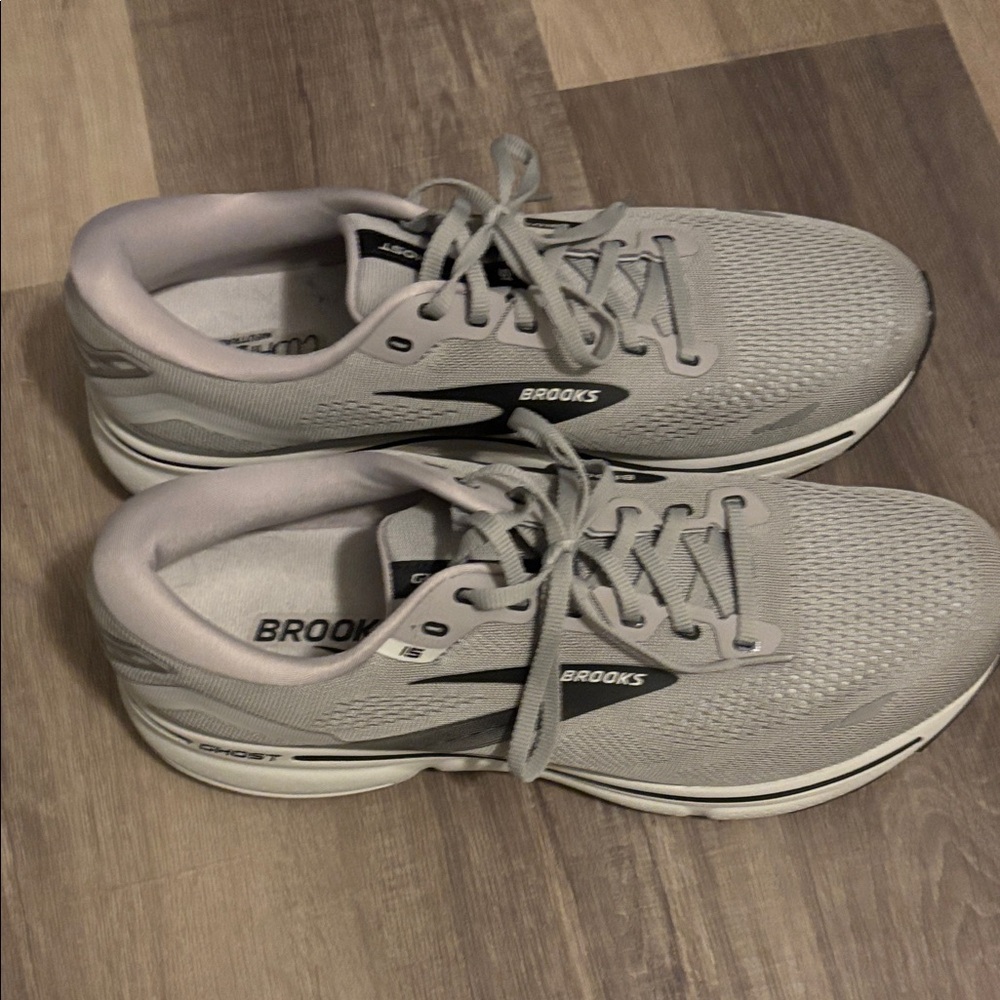 Brooks Men’s Ghost Running Shoes — Light Gray with Black Accents Size 12 Wide 2E
